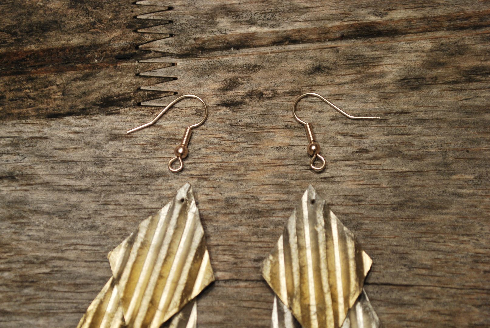 the DIY CARDBOARD EARRINGS WITH OZ THE GREAT AND POWERFUL